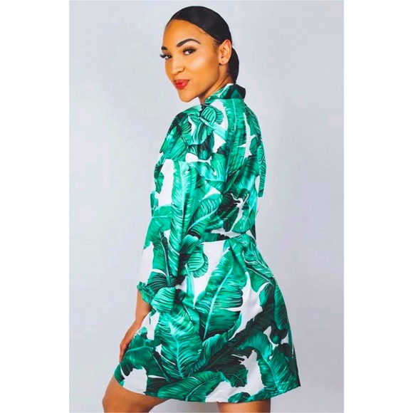 White Leaf Print Robe - Picture 2 of 2